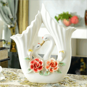 Ceramic swan showpieces